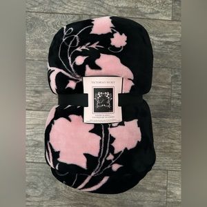 Victoria Secret sherpa blanket.